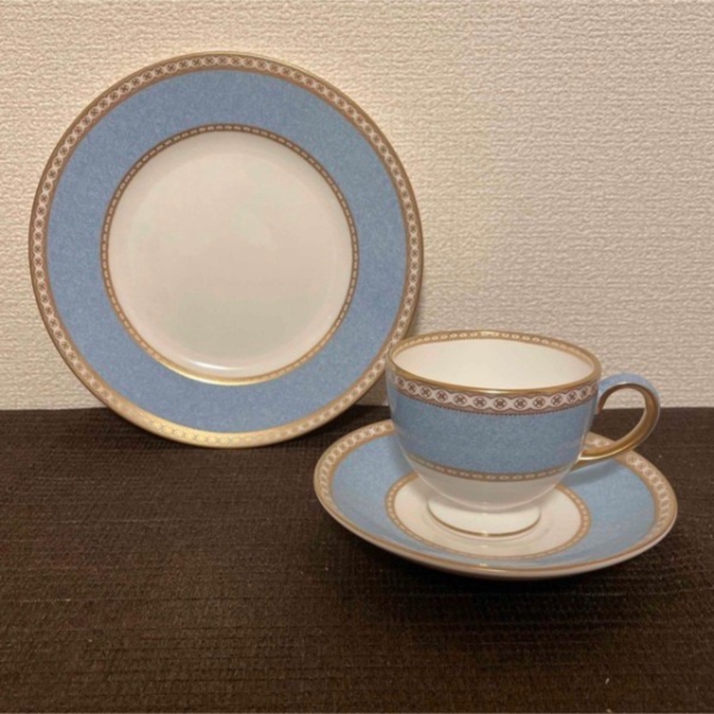Wedgwood Blue and Gold Dinnerware Set